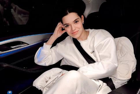 Фигуристка Сотникова впервые засветила своего таинственного супруга (фото)