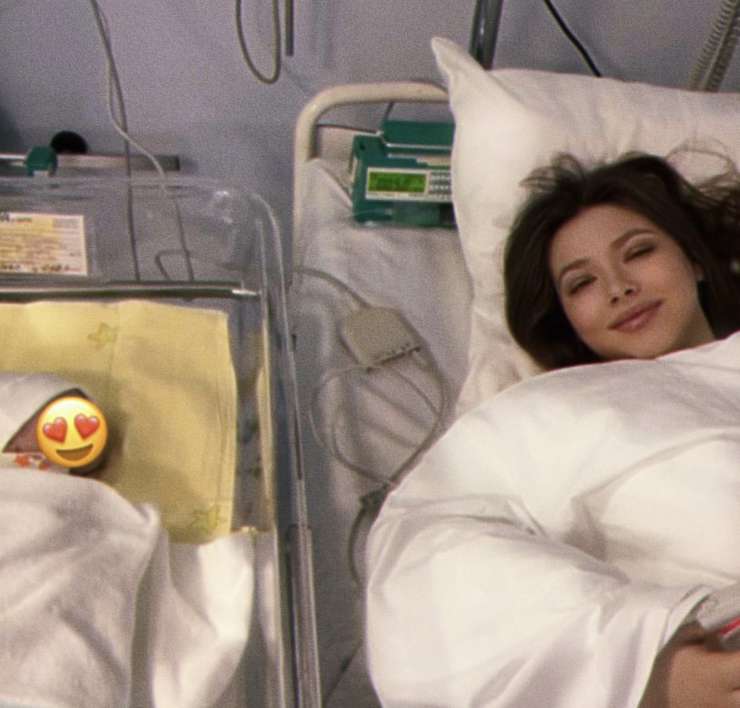 Артистка впервые стала мамой