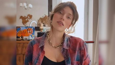 Регина Тодоренко шокировала Тимура Родригеса, сев на шпагат