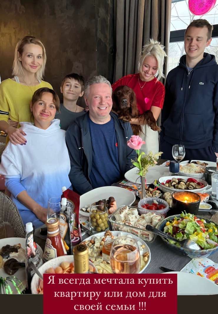 Певица исполняет заветное желание своих родных