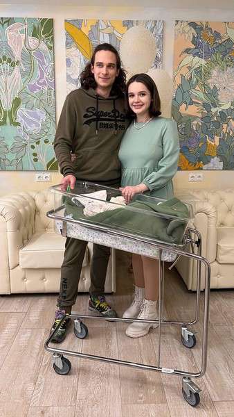 Дочь Славы с мужем и сыном