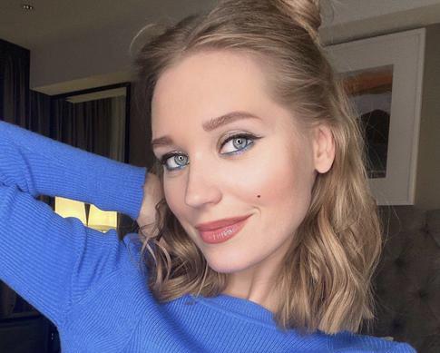 Асмус ответила Собчак: «Я и мой второй подбородок довольны»