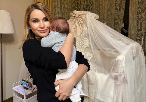 Орлова объяснила, почему ее муж не интересуется покупками для их дочери