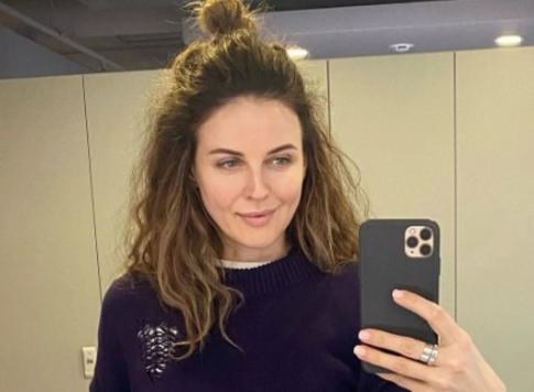 «Не может сама дышать»: Наталии Власовой провели операцию на сердце