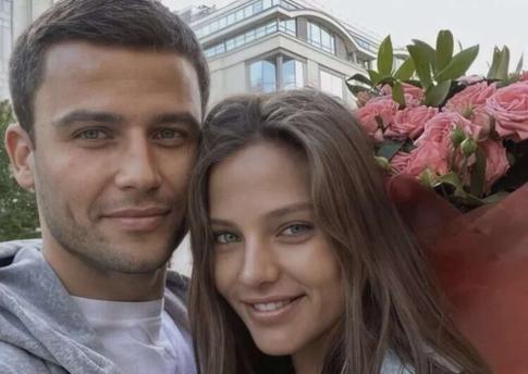 Муж Кафельниковой ответил на нападки тещи