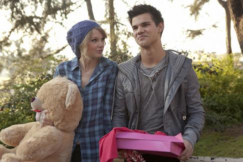 Творческий абъюз: зачем Тейлор Свифт заводит неудачные романы и превращает их в хиты