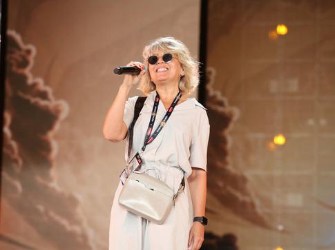 Дочь Варум поделилась фото певицы без макияжа: «Похожа на бабушку»