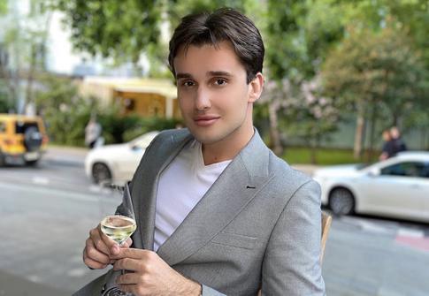 Звезда «Дома−2» Никита Барышев вернулся домой после семи месяцев в зоне СВО