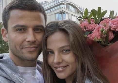 Мама Алеси Кафельниковой раскрыла ужасные тайны семейной жизни дочери: «Он записывает компроматы на нее»