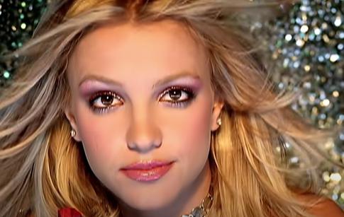 Не только Бритни: звезды, которые разрушили свою карьеру