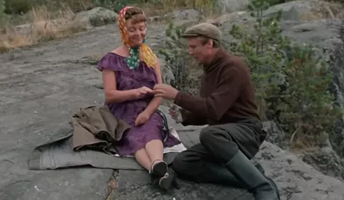 Стали известны подробности вырезанных сцен легендарной комедии «Любовь и голуби»