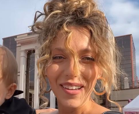 Тодоренко рассказала, как проживала схватки на беговой дорожке: «Была порталом, который проводит ребенка в новый мир»