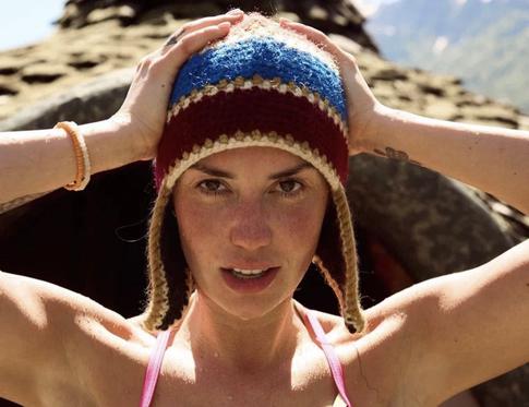 Муцениеце удивила подписчиков округлившимся животом