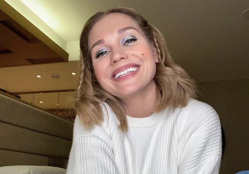 Кристина Асмус показала себя без макияжа: «Я встала с постели минут за 40 до этой фотографии»