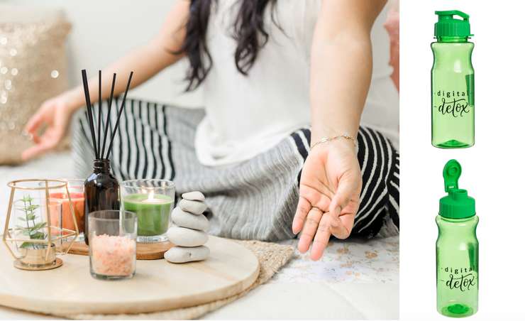 Во время практики стоит иметь под рукой специальную бутылку с водой