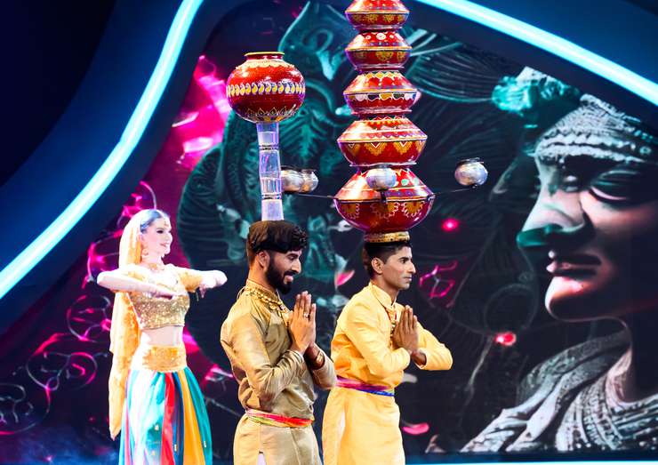 Кадр из передачи "Удивительные люди" Кадр из передачи Удивительные люди