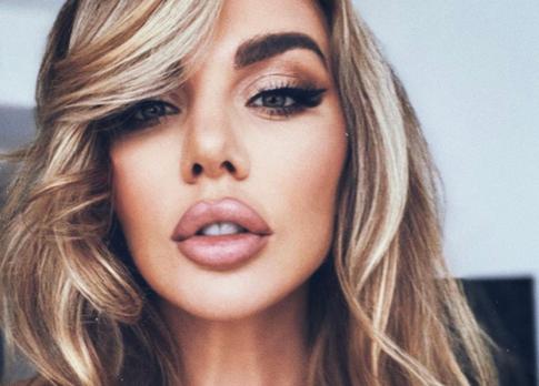 Седокова похвасталась фигурой в пикантном нижнем белье