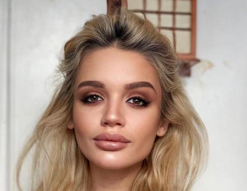 Дочь Славы показала честное фото фигуры спустя три месяца после родов