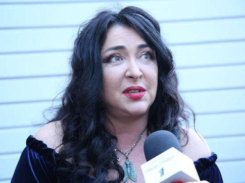 Лолита рассказала, что мошенники стали действовать от ее лица: «Вам могут поступить мои голосовые сообщения»