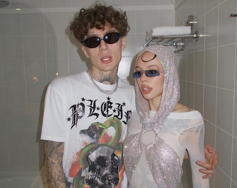 Инстасамка поругалась с мужем прямо на сцене: «Оры котов на улице»