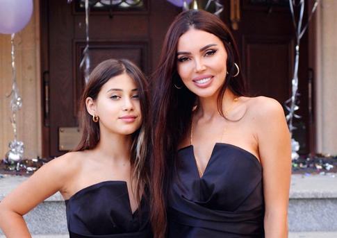 Подписчики Оксаны Самойловой осудили внешний вид ее дочери: «12 лет, а выглядит на 22»