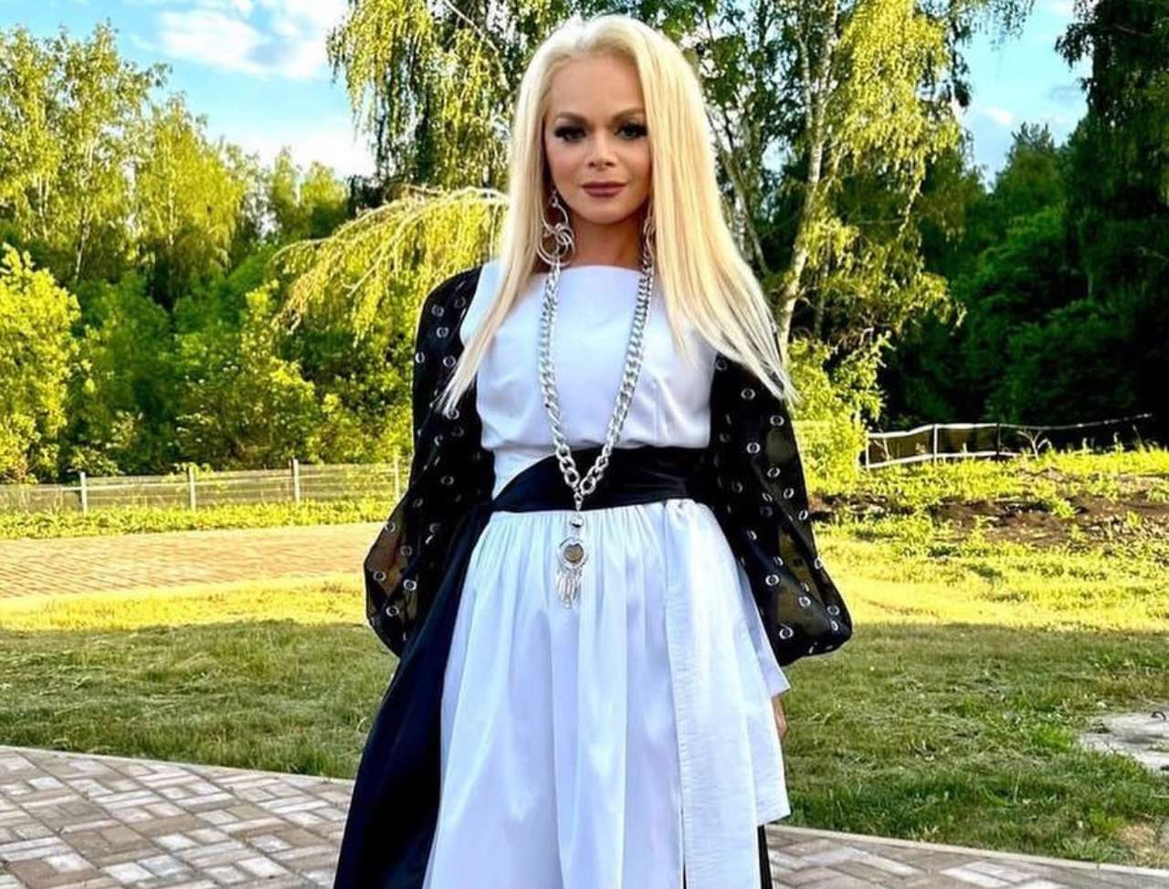 Лариса Долина