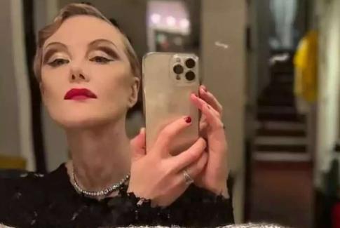 Рената Литвинова показала, как выглядит ее фигура после строгих диет