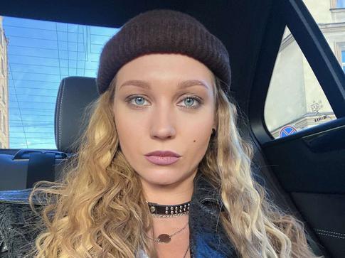 Странное видео от Кристины Асмус: зачем она хранит бюстгальтер в холодильнике