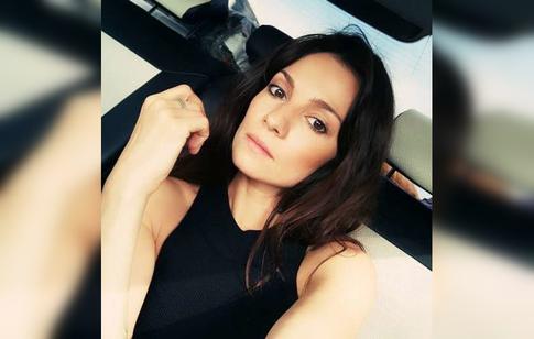 Артистка Светикова рассказала, как флиртовала с Кутуньо