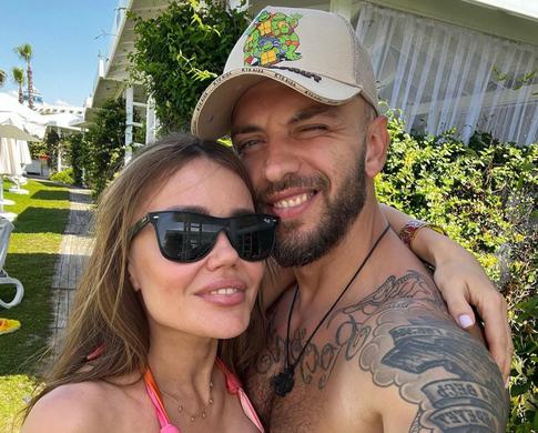 Рэпер ST и Ассоль узнали пол будущего ребенка на Останкинской башне