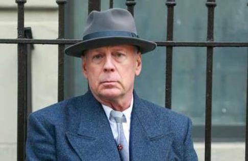 Состояние страдающего деменцией Брюса Уиллиса резко ухудшилось: «Тяжело для его семьи»