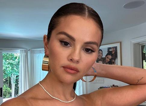 Айза объяснила, почему Селена Гомес обиделась на мем с ее лицом: «Я их чувствую за километр»