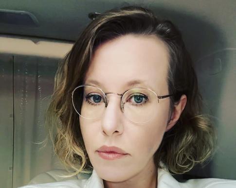 «Реклама пластического хирурга?»: Собчак оголила грудь перед турками