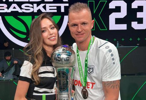 Анастасия Костенко станет мамой в четвертый раз