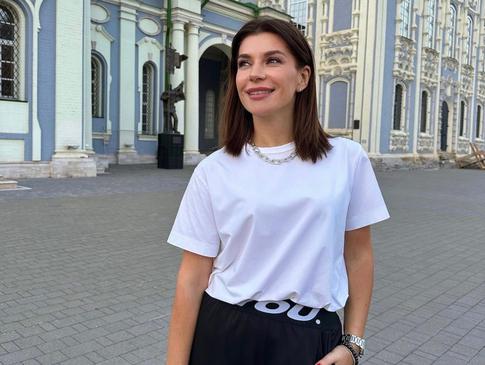 Екатерина Волкова пожаловалась на ужасную стрижку: «Поплакать успела»