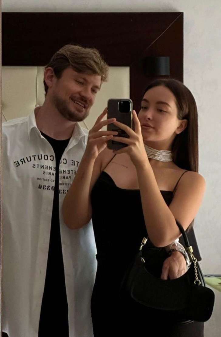 Евгений Савельев с новой девушкой