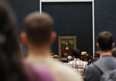 Посетителей эвакуировали: «Мону Лизу» в Лувре облили супом