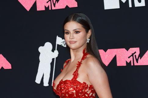 «Я устала»: Селена Гомес собирается завершить музыкальную карьеру