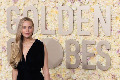 «Иди домой»: Дженнифер Лоуренс выгнала Роберта Де Ниро со своей свадьбы