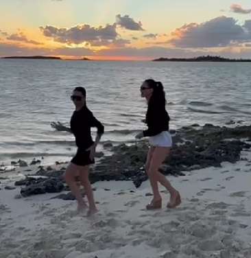 Виктория Бекхэм и Никола Пельтц