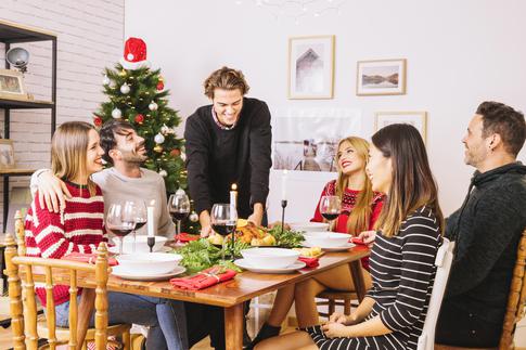 Назойливые вопросы в праздники: как реагировать?