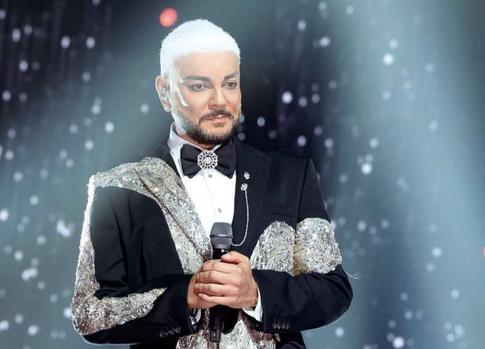 «Красили краской из баллона»: стилист заявил, что Киркоров потерял волосы