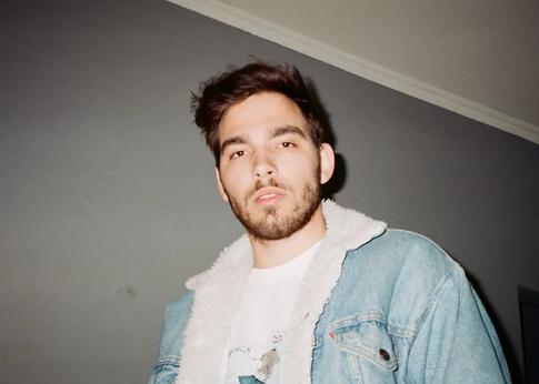 Сербский музыкант Мартич борется за право жить в России