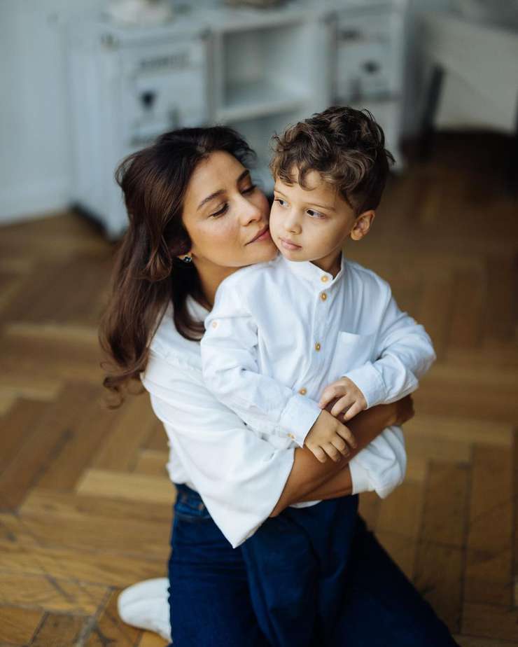 Равшана Куркова с сыном