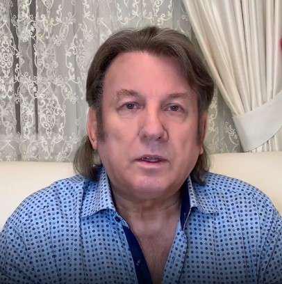 «Сойдет за юмор»: Лоза высмеял тексты песен российских звезд