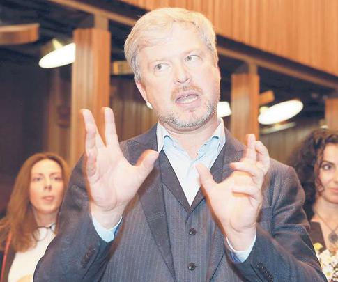 «Ведущий не давал вам слово»: Пельш поссорился с Карауловой на шоу