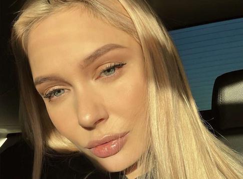 Рудова рассказала, что получает сообщения от женатых звезд