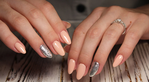 Найти правильную пилочку и принимать витамины: как отрастить длинные ногти