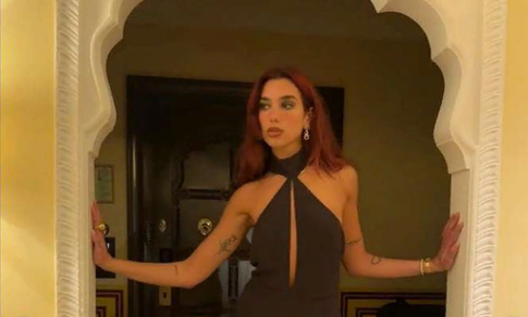 Дуа Липу сняли на романтической прогулке с новым возлюбленным