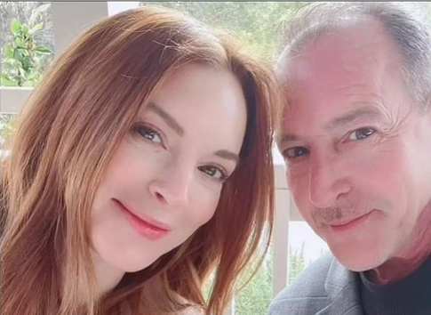 «Молюсь»: отцу Линдси Лохан удалили раковую опухоль на руке